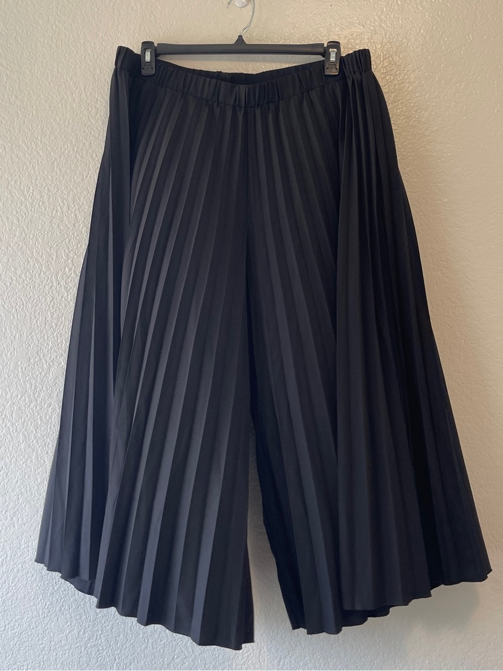 SHEIN Black Pleated Wide-Leg Pants